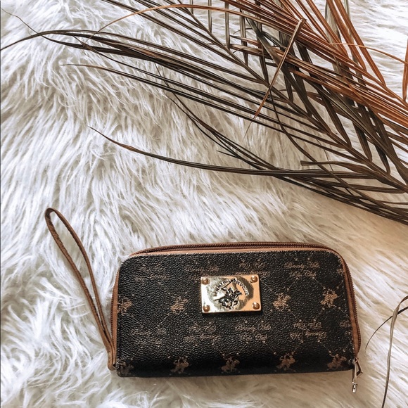 Beverly Hills Polo Club Handbags - 🎄☃️BUY 1 GET 1 FREE🎁☃️ Beverly Hills Polo Club wallet
